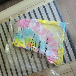 NWT Judy Blue Size L Swirl Jeans Short